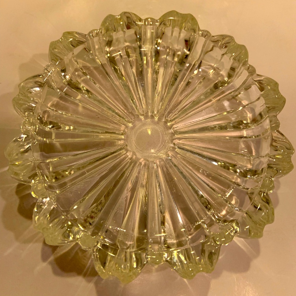 Vintage 1950’s Hazel Atlas Clear Glass Flower Shaped Ashtray Trinket Dish Ribbed